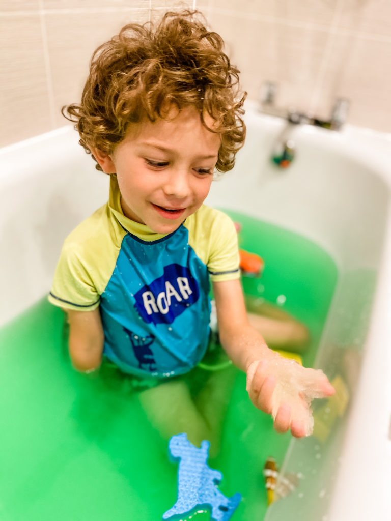 Gel slime in the bath