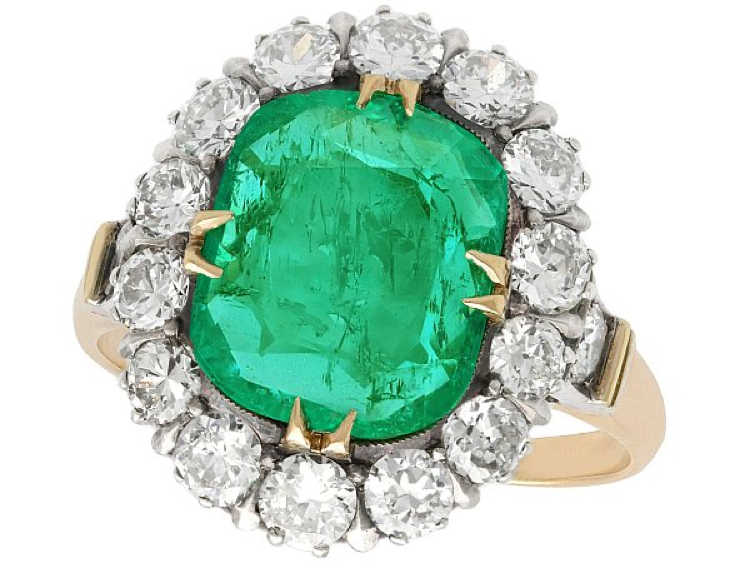 Emerald Ring with diamonds