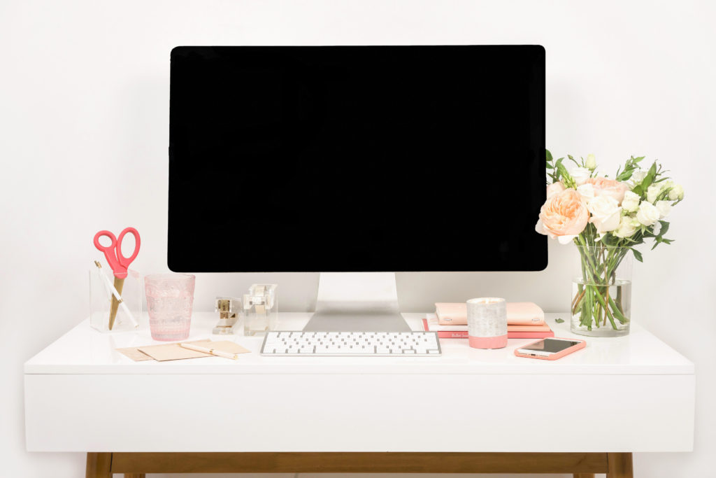 Small desk to make the perfect working mums office