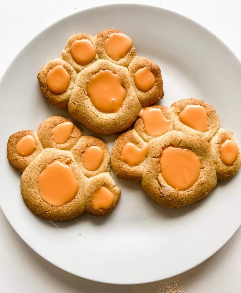 Paddington pawprint cookies