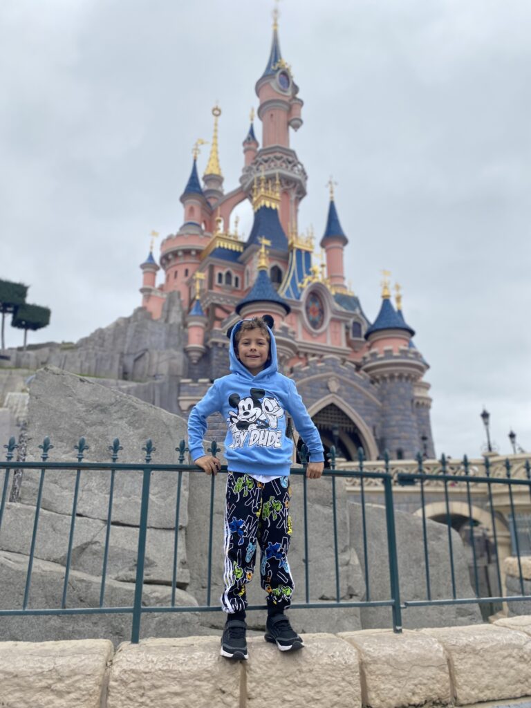Bpy at Disneyland Paris in his Mickey Mouse clothes for kids from Very