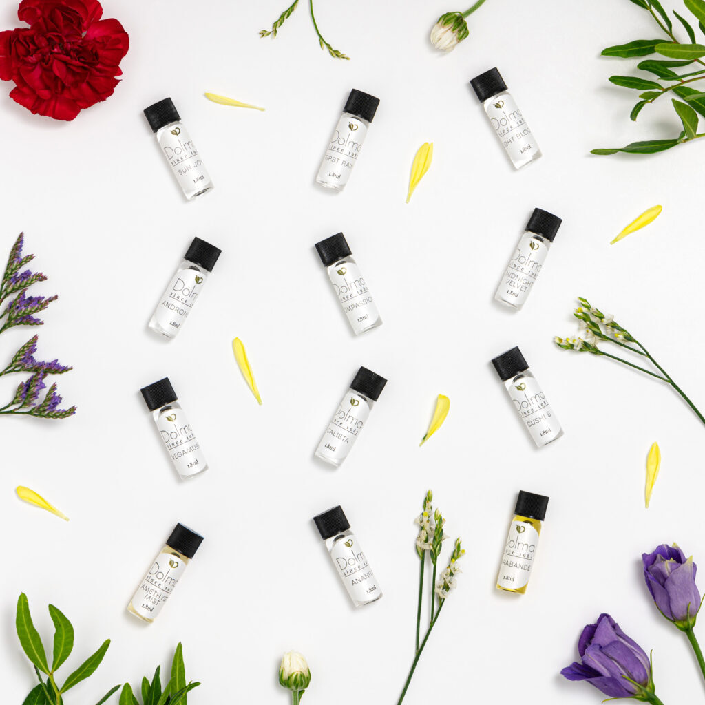 The 12 perfumes in Dolma Discovery Set laid out
