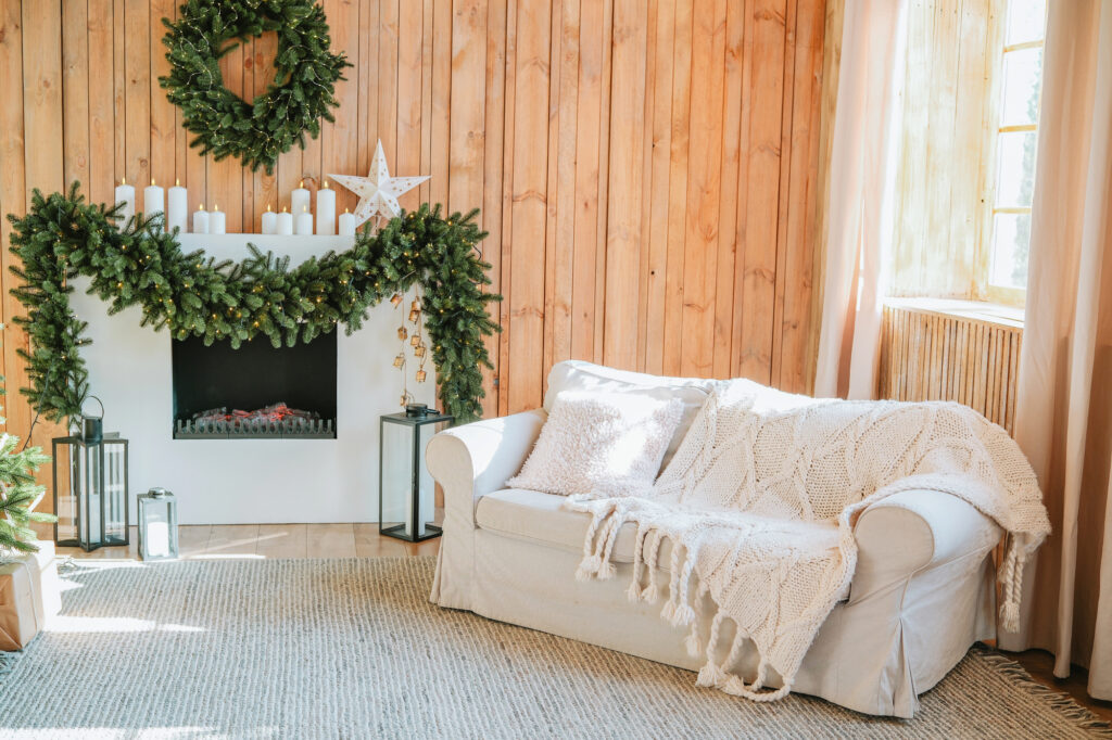 Living space with natural and neutral hues and greens for Christmas