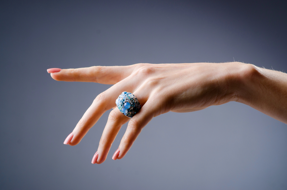 gorgeous vintage gemstone ring